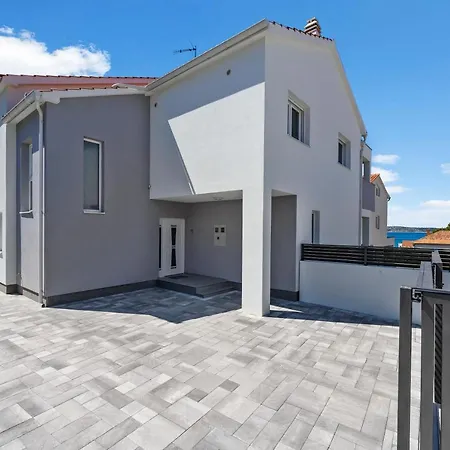 Amaris Brodarica (Sibenik-Knin)