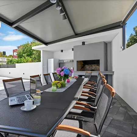 Amaris بيت للعطل بروداريكا