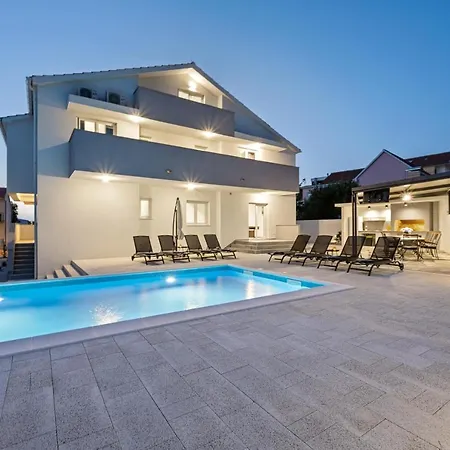 Amaris بروداريكا