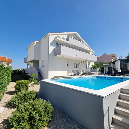 Amaris بيت للعطل بروداريكا