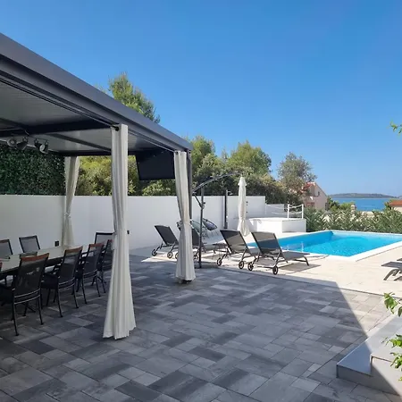 Amaris بروداريكا