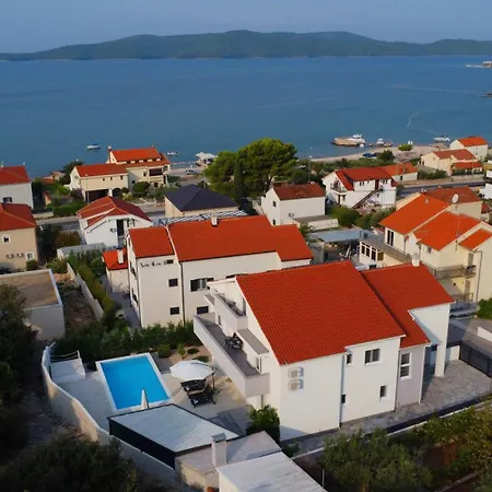 Amaris Brodarica (Sibenik-Knin)