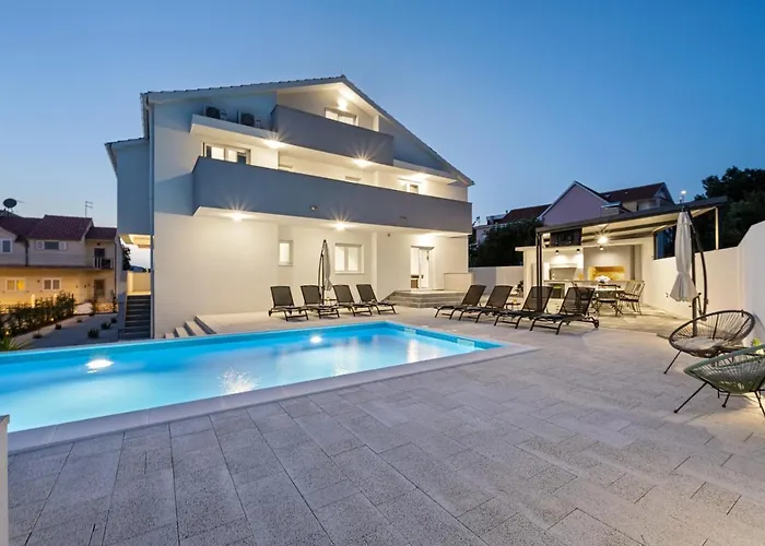 Amaris ברודאריצה