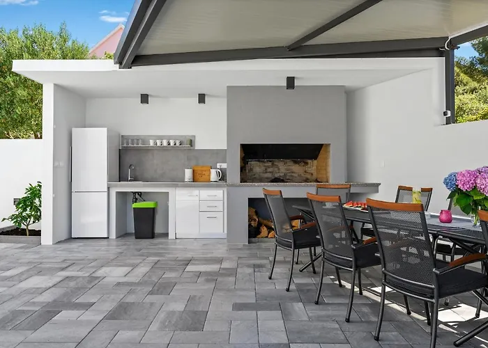 Amaris * Brodarica (Sibenik-Knin)